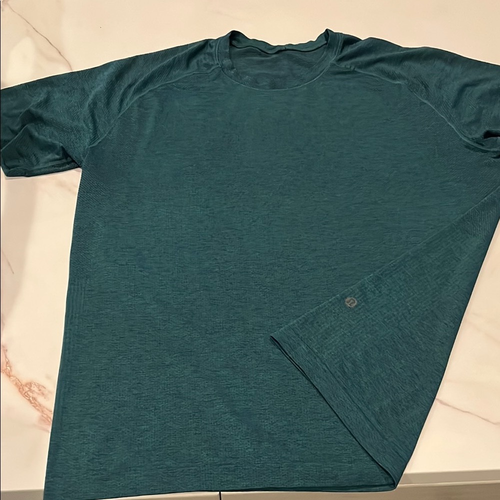 Lululemon Mens tee
